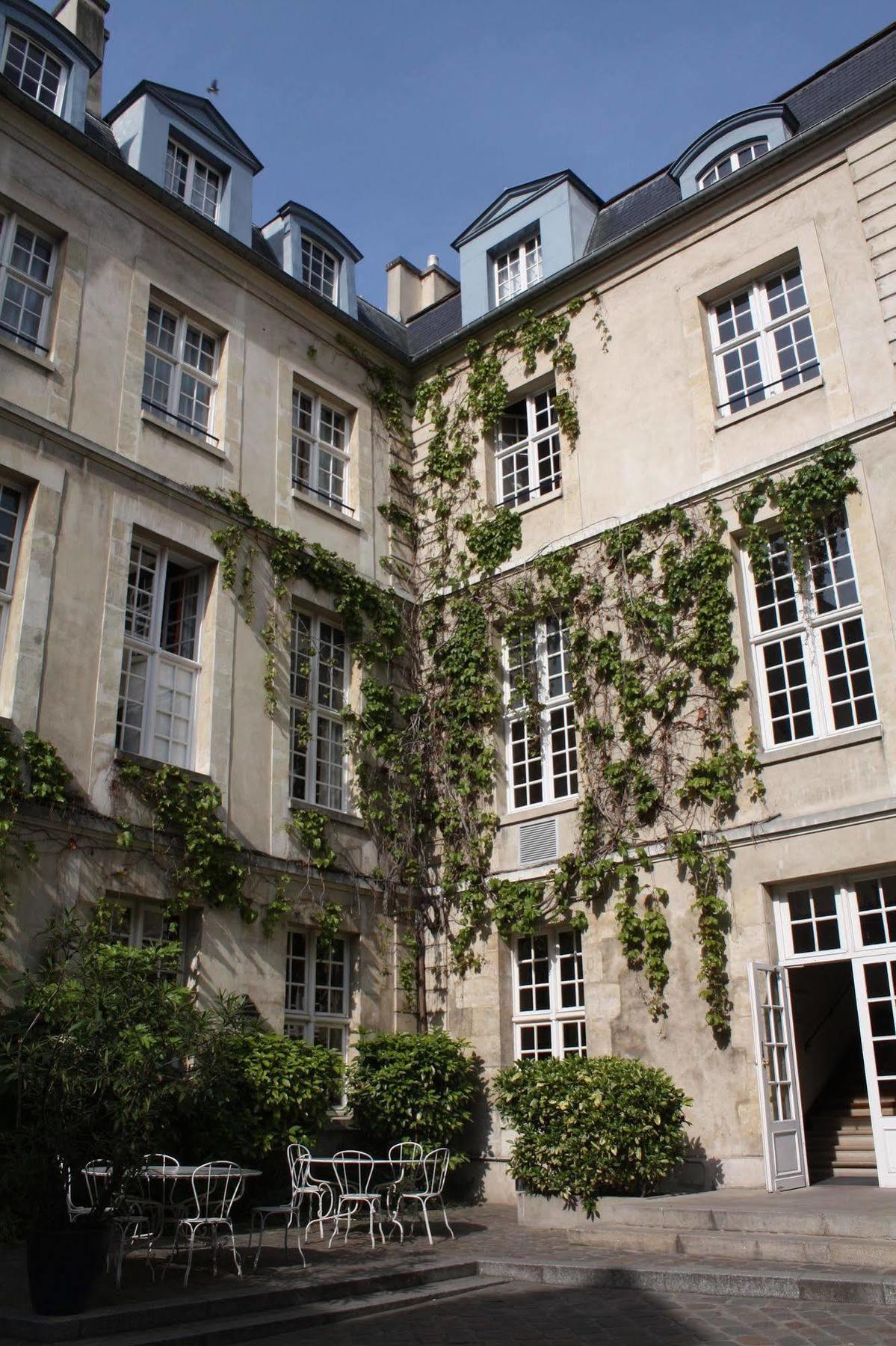 Mije Marais Hostal *